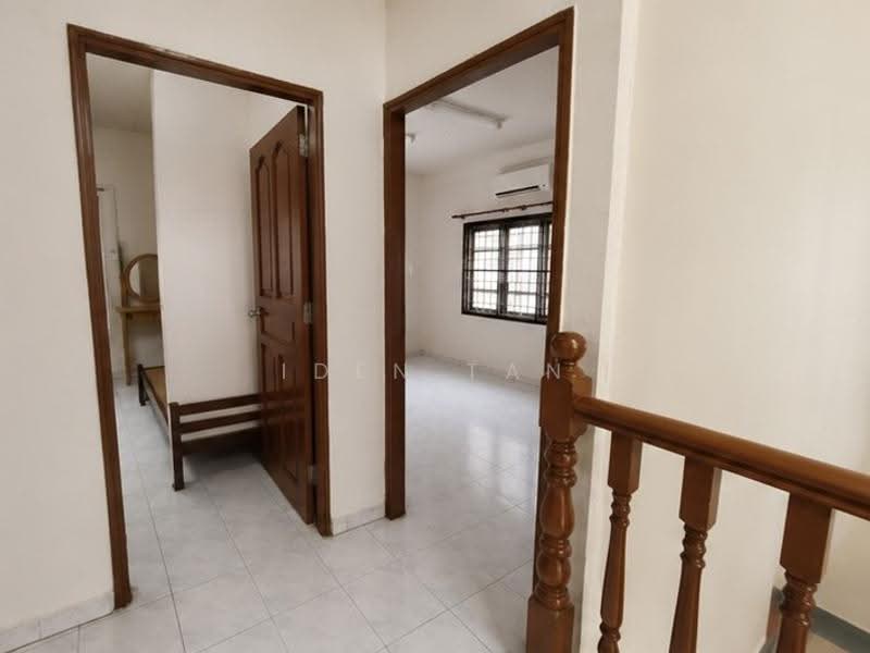 Rumah Teres 2-Tingkat untuk Dijual di Taman Putri Kulai (Kulai) - Iden Tan - Bedroom - PropertyGuru.com.my