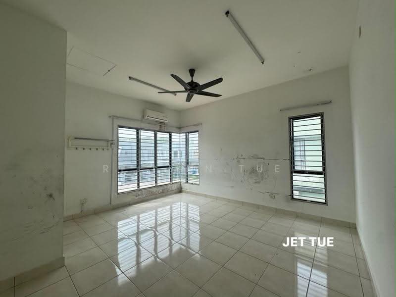 Rumah Teres 2-Tingkat untuk Dijual di Setia Impian (Setia Alam) - Reilynn Tue - Living Room - PropertyGuru.com.my
