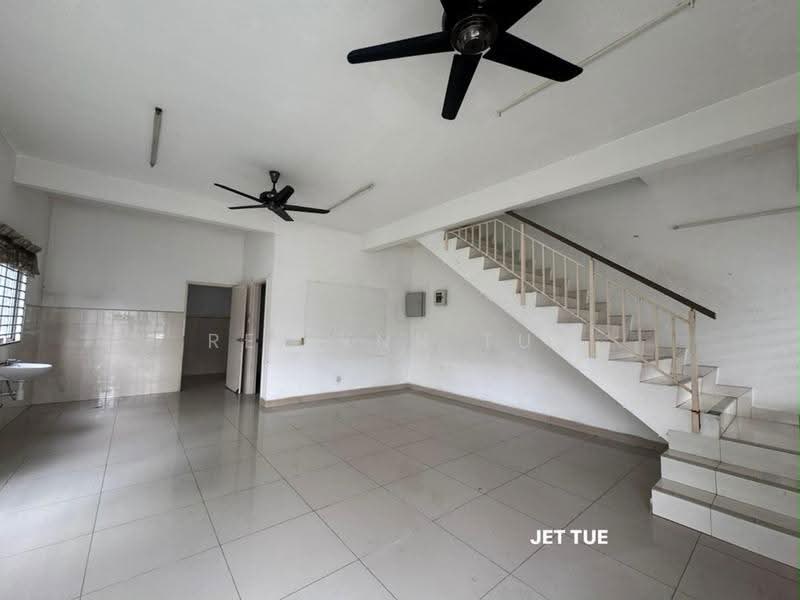 Rumah Teres 2-Tingkat untuk Dijual di Setia Impian (Setia Alam) - Reilynn Tue - Living Room - PropertyGuru.com.my