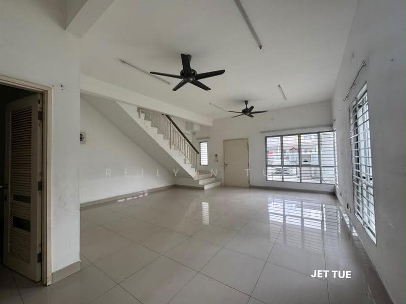 Rumah Teres 2-Tingkat untuk Dijual di Setia Impian (Setia Alam) - Reilynn Tue - Living Room - PropertyGuru.com.my