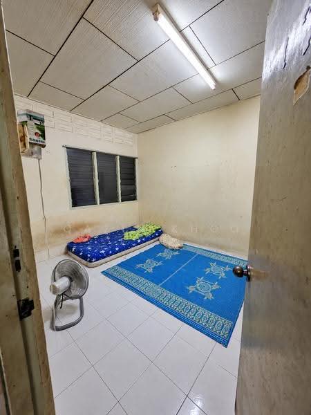 1-storey Terraced House for Sale in Taman Lintang (Sungai Siput) - Qazin Khoo - Bedroom - PropertyGuru.com.my