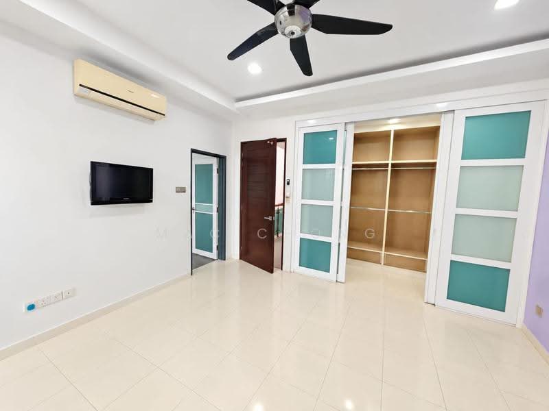 3-storey Terraced House for Sale in Kajang (Selangor) - Mac Chong - Bedroom - PropertyGuru.com.my