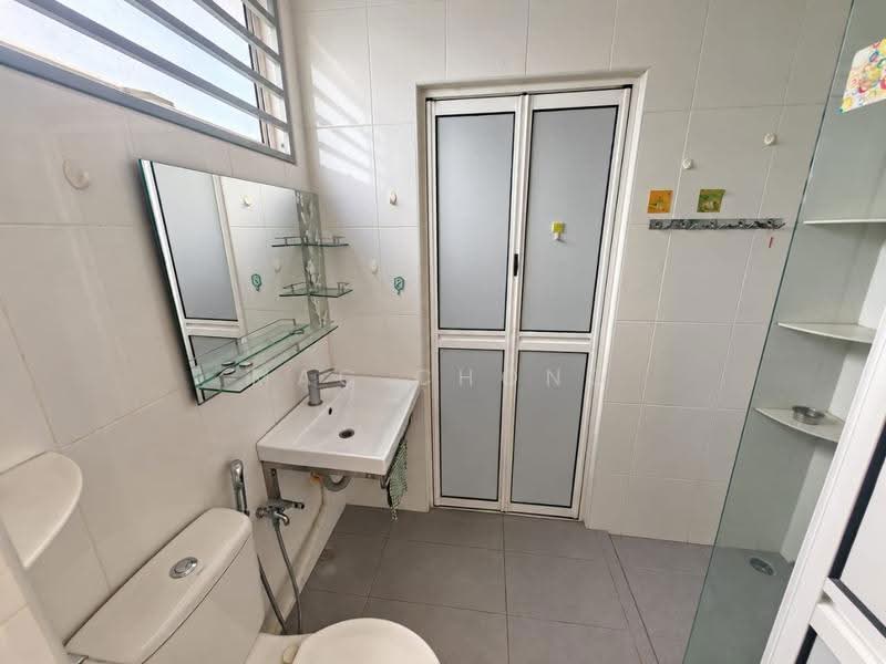 3-storey Terraced House for Sale in Kajang (Selangor) - Mac Chong - Bathroom - PropertyGuru.com.my