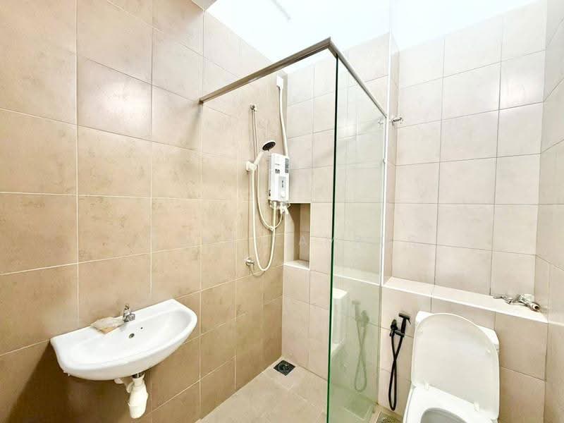 Rumah Teres 2-Tingkat untuk Dijual di Setia Safiro (Cyberjaya) - Izzat Zamros - Bathroom - PropertyGuru.com.my