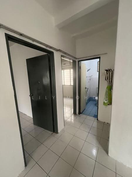 Flat for Rent at Taman Seri Setanggi - Lily Mohd - Bathroom - PropertyGuru.com.my
