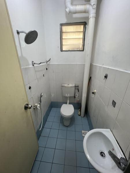 Flat for Rent at Taman Seri Setanggi - Lily Mohd - Bathroom - PropertyGuru.com.my