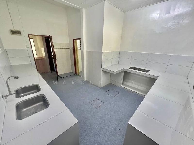 1-storey Terraced House for Sale in Taman Kota Jaya (Kota Tinggi) - Marcus Tey - Kitchen - PropertyGuru.com.my