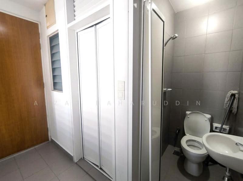 Service Residence for Rent at Setia SKY Residences - Aizat Baharuddin - Bathroom - PropertyGuru.com.my