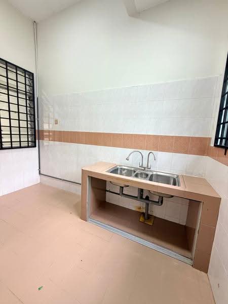 Semi-Detached House for Sale in Taman Rekamas 3 (Simpang Renggam) - Marcus Tey - Kitchen - PropertyGuru.com.my