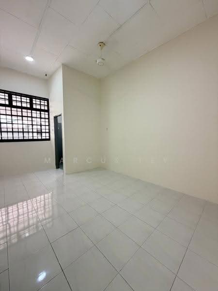 Semi-Detached House for Sale in Taman Rekamas 3 (Simpang Renggam) - Marcus Tey - Interior - PropertyGuru.com.my