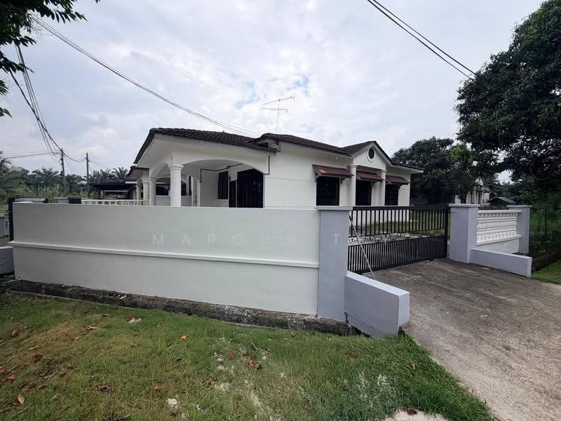 Semi-Detached House for Sale in Taman Rekamas 3 (Simpang Renggam) - Marcus Tey - Exterior - PropertyGuru.com.my