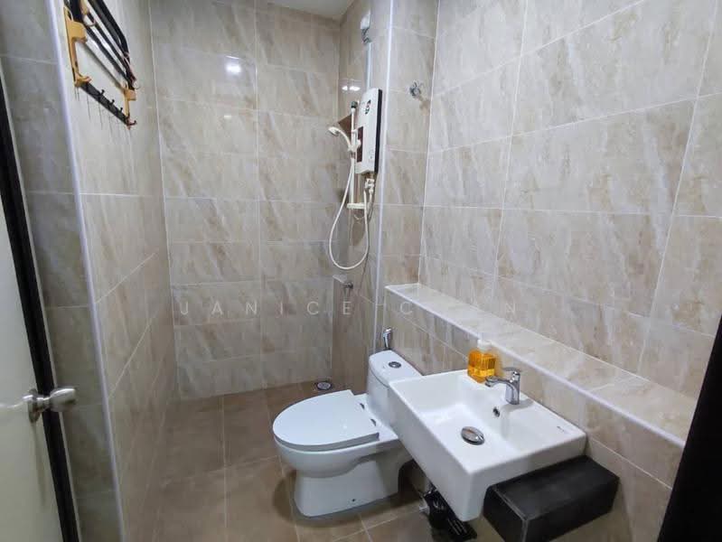 Rumah Teres 2-Tingkat untuk Disewa di Bandar Baru Permas Jaya (Permas Jaya) - Janice Chan - Bathroom - PropertyGuru.com.my