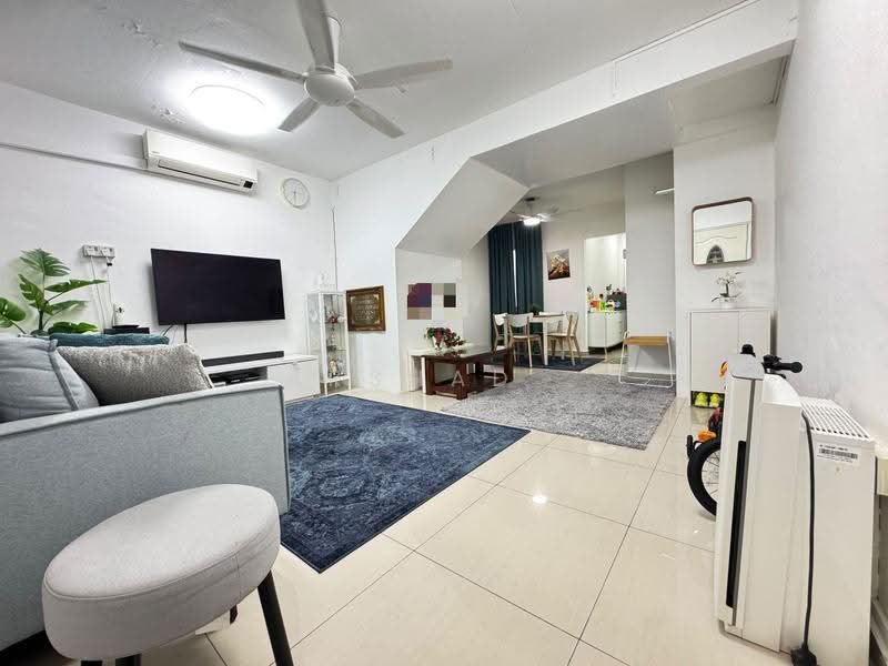 Rumah Teres 2-Tingkat untuk Dijual di Permas Jaya (Johor Bahru) - Arshad . - Living Room - PropertyGuru.com.my
