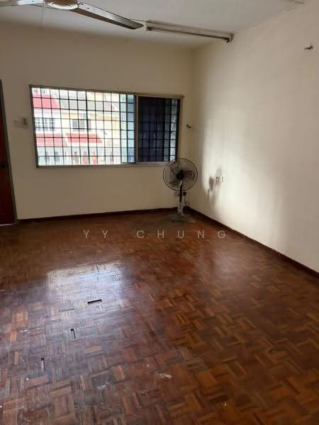 Tanah Kediaman untuk Dijual di Taman Kuchai Jaya (Kuchai Lama) - YY Chung - Living Room - PropertyGuru.com.my