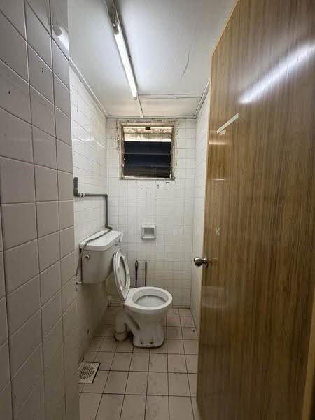 Kedai / Pejabat untuk Disewa di Bandar Puchong Utama (Puchong) - Igen Mak - Bathroom - PropertyGuru.com.my