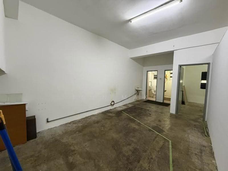 Kedai / Pejabat untuk Disewa di Bandar Puchong Utama (Puchong) - Igen Mak - Bathroom - PropertyGuru.com.my