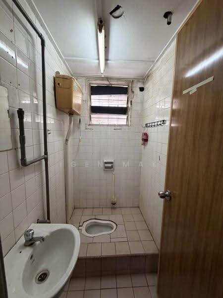 Kedai / Pejabat untuk Disewa di Bandar Puchong Utama (Puchong) - Igen Mak - Bathroom - PropertyGuru.com.my