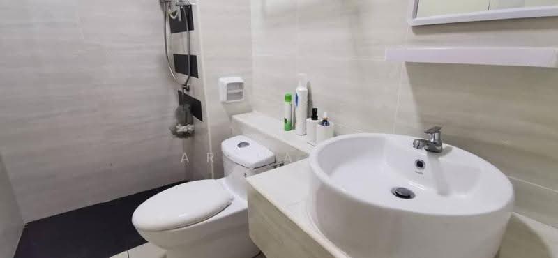 Service Residence for Rent at D'Summit Residences - Arshad . - Bathroom - PropertyGuru.com.my