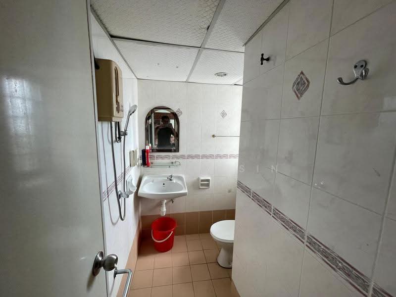 Condominium for Rent at E-Park Condominium - Lim Keh Sin - Bathroom - PropertyGuru.com.my