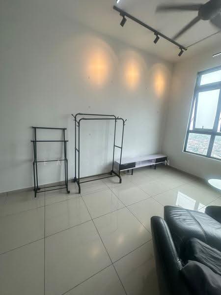 Kediaman Servis untuk Disewa di B11 Parkland Residence - Eason Chan - Living Room - PropertyGuru.com.my