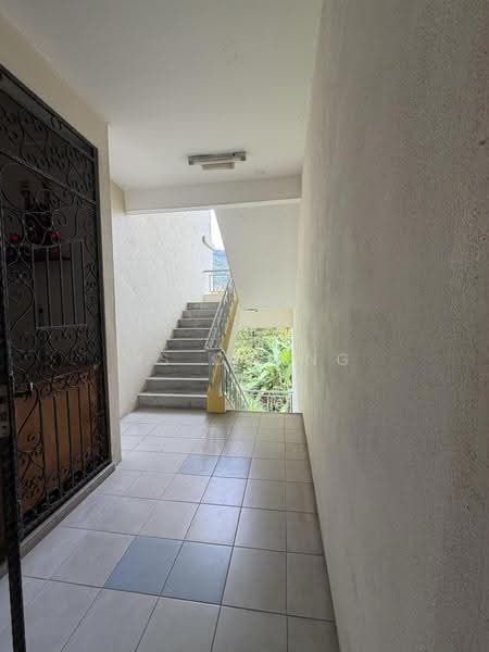 Kondominium untuk Dijual di Desa Gemilang - Ms Chang - Entrance - PropertyGuru.com.my