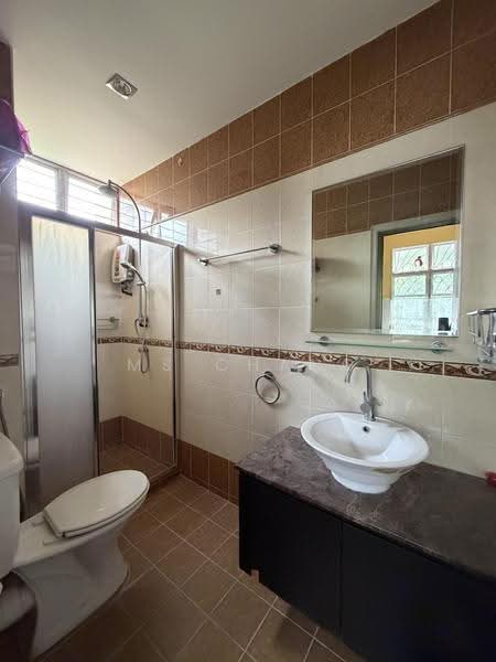 Kondominium untuk Dijual di Desa Gemilang - Ms Chang - Bathroom - PropertyGuru.com.my