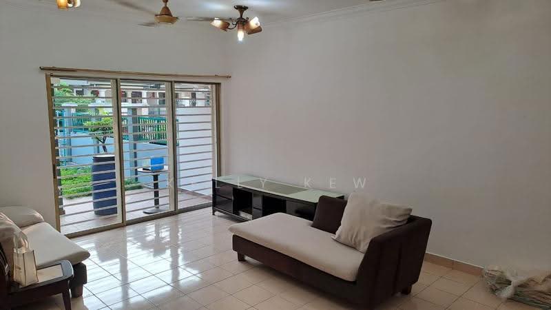Rumah Teres 2.5-Tingkat untuk Disewa di Bandar Putra Permai (Seri Kembangan) - Kelly Kew - Living Room - PropertyGuru.com.my