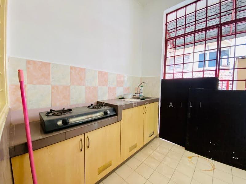 2-storey Terraced House for Sale in Cheras (Kuala Lumpur) - Effendy Shohaili - Kitchen - PropertyGuru.com.my