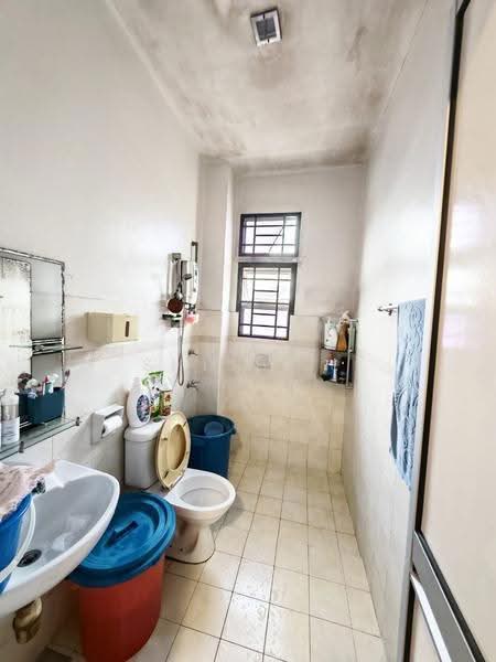 2-storey Terraced House for Sale in Austin Perdana (Tebrau) - Shishi . - Bathroom - PropertyGuru.com.my