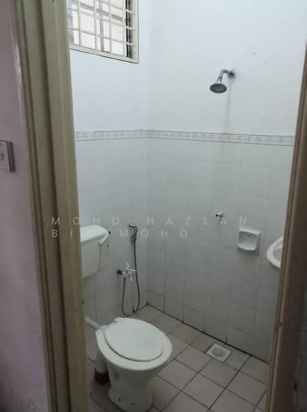 1-storey Terraced House for Sale in Bandar Puncak Alam (Puncak Alam) - Mohd Hazlan bin Mohd Sopi - Bathroom - PropertyGuru.com.my