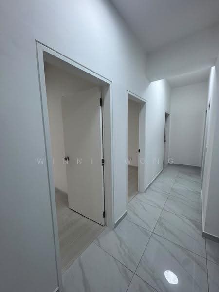 Kediaman Servis untuk Dijual di Equine Residence - Winnie Wong - Corridor - PropertyGuru.com.my