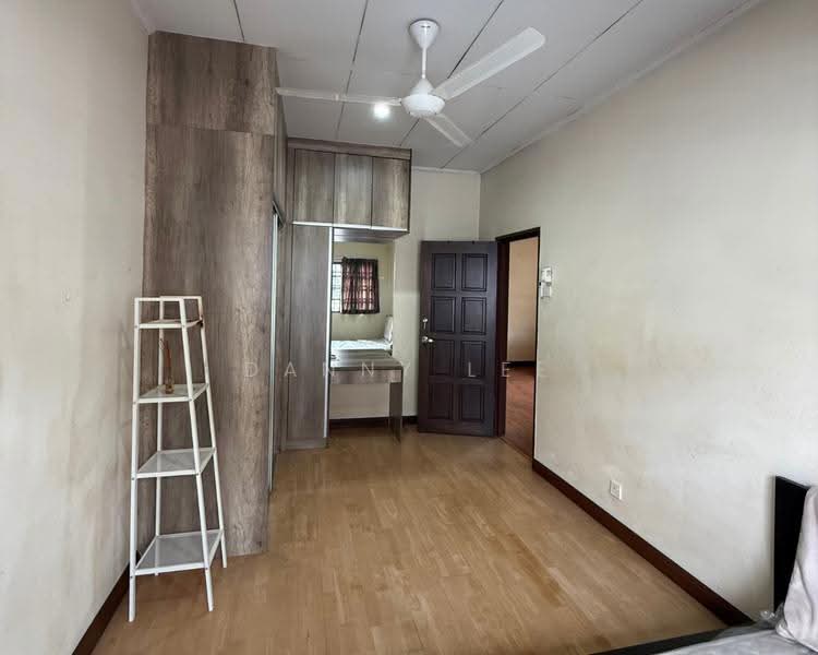 Semi-Detached House for Sale in Bandar Kinrara (Selangor) - Danny Lee - Bedroom - PropertyGuru.com.my