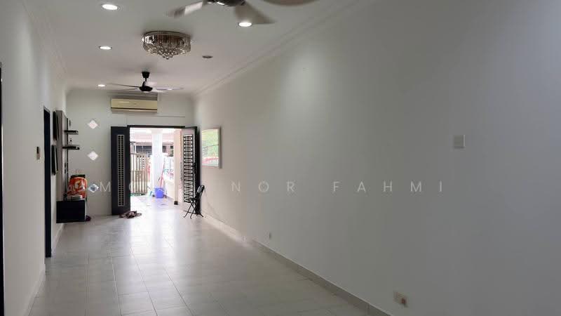 Rumah Teres 1-Tingkat untuk Dijual di Bandar Putera 2 (Klang) - Mohd Nor Fahmi - Living Room - PropertyGuru.com.my