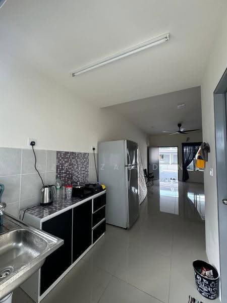 Rumah Teres 2-Tingkat untuk Disewa di Kuala Selangor (Selangor) - Azri Zabidin - Kitchen - PropertyGuru.com.my
