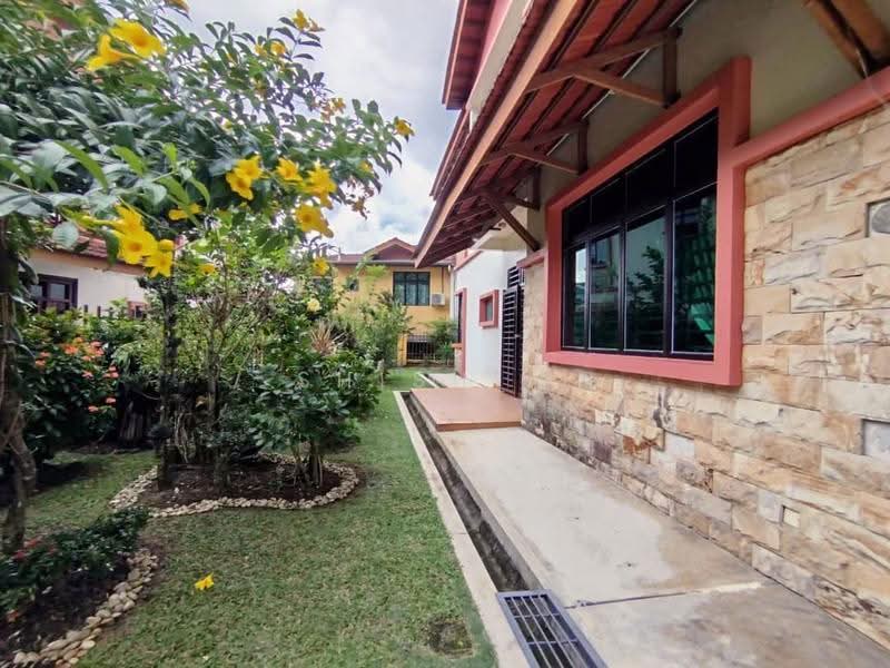 Rumah Berkembar untuk Dijual di Taman Nusa Idaman (Iskandar Puteri (Nusajaya)) - Shishi . - Exterior - PropertyGuru.com.my
