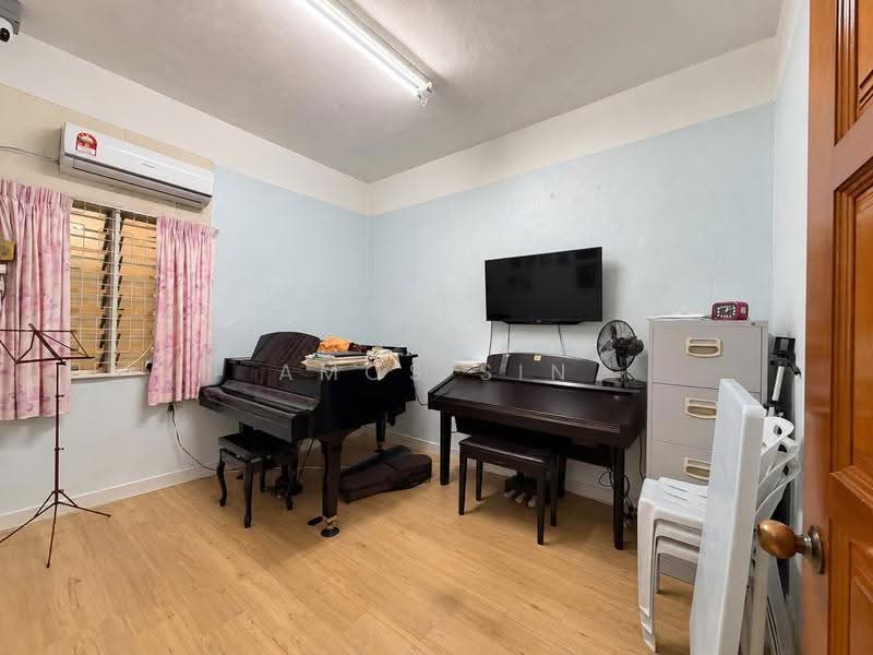 2-storey Terraced House for Sale in Island Glades (Jelutong) - Amos Sin - Study - PropertyGuru.com.my