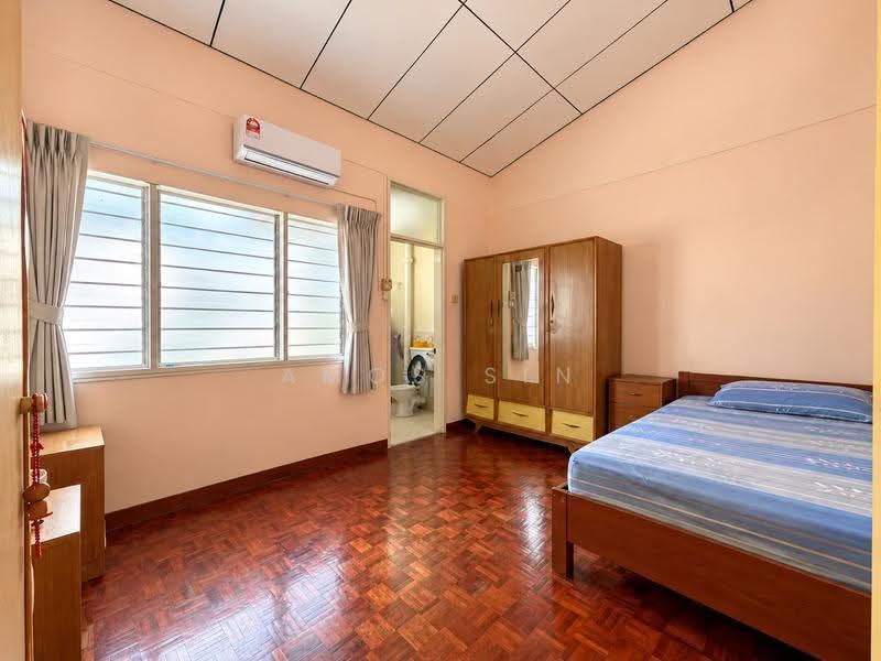 2-storey Terraced House for Sale in Island Glades (Jelutong) - Amos Sin - Bedroom - PropertyGuru.com.my