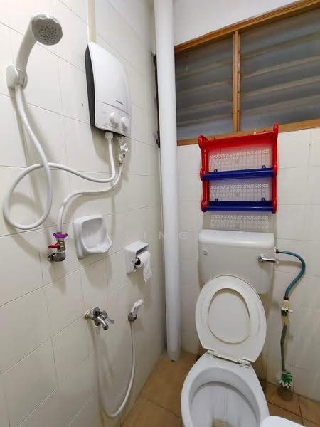 Rumah Teres 2-Tingkat untuk Disewa di Taman Putri Kulai (Kulai) - Austing Ng - Bathroom - PropertyGuru.com.my