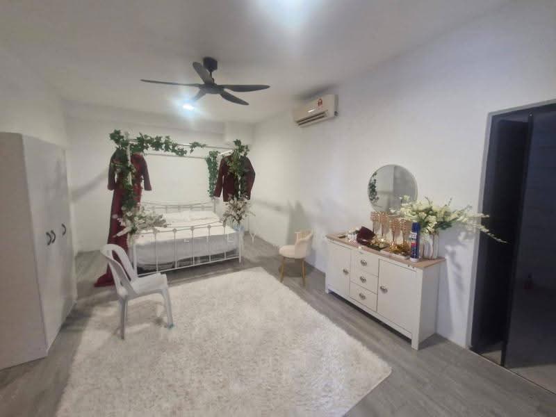 Bungalow House for Sale in Kajang (Selangor) - Lily Tan - Bedroom - PropertyGuru.com.my