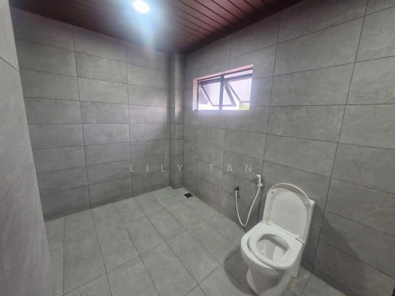 Bungalow House for Sale in Kajang (Selangor) - Lily Tan - Bathroom - PropertyGuru.com.my