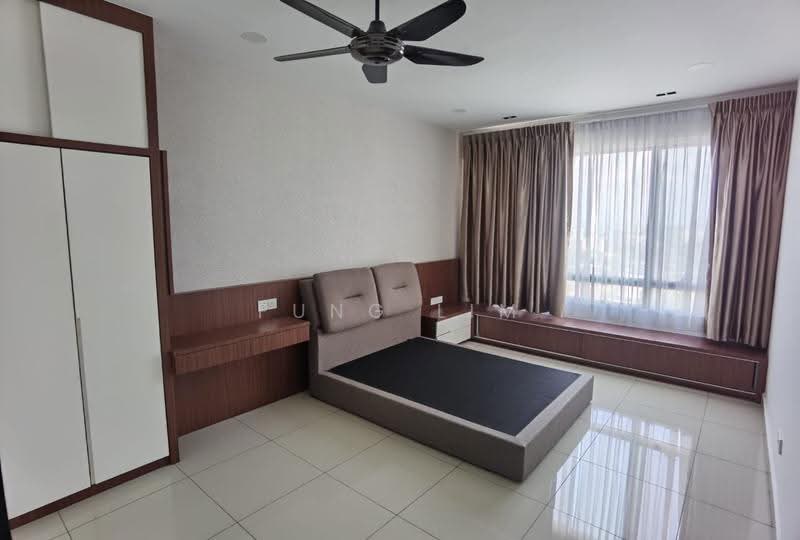 Kediaman Servis untuk Dijual di Woodsbury Suites - Fung Lim - Bedroom - PropertyGuru.com.my