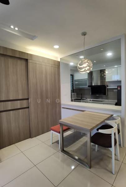 Kediaman Servis untuk Dijual di Woodsbury Suites - Fung Lim - Dining Room - PropertyGuru.com.my