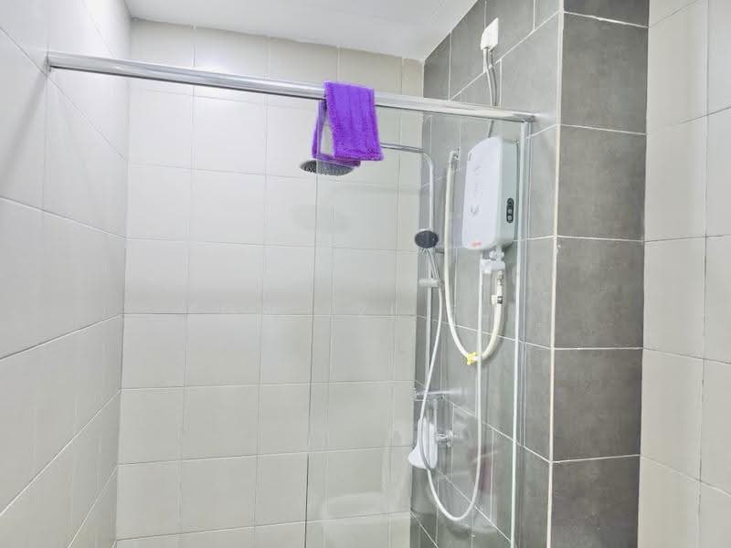 Service Residence for Sale at SkyLake Residence - Kow Tze Fui - Bathroom - PropertyGuru.com.my