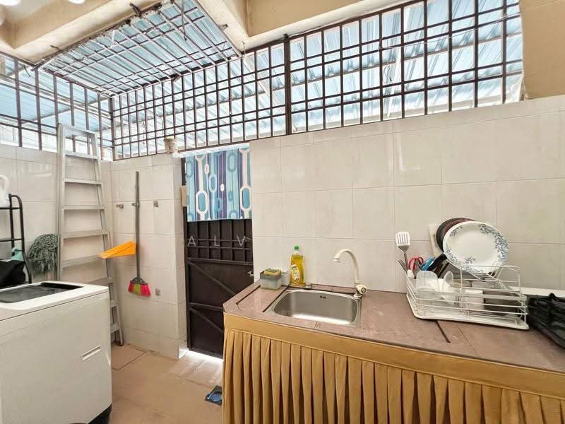2-storey Terraced House for Sale in Taman Nusa Indah (Iskandar Puteri (Nusajaya)) - Calvin Lee - Kitchen - PropertyGuru.com.my