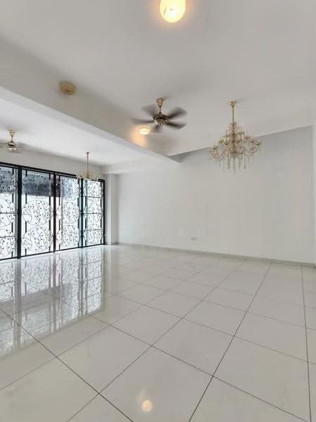 Rumah Kluster untuk Dijual di Austin Heights (Tebrau) - JAN AU - Living Room - PropertyGuru.com.my