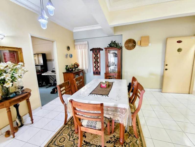 Kondominium untuk Dijual di Sri Mahligai Condominium & Townhouse - Afrinal Rizal - Dining Room - PropertyGuru.com.my