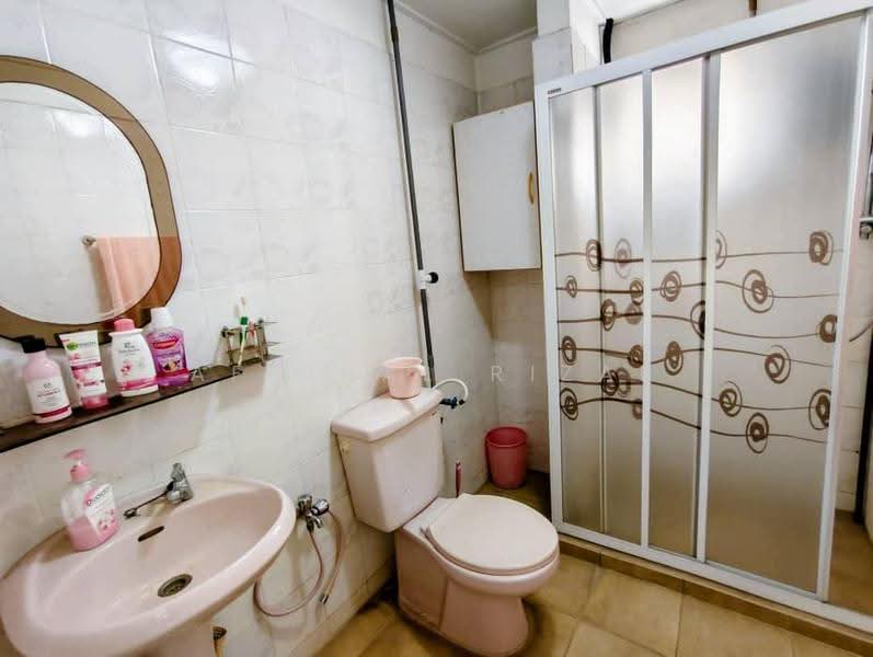 Kondominium untuk Dijual di Sri Mahligai Condominium & Townhouse - Afrinal Rizal - Bathroom - PropertyGuru.com.my