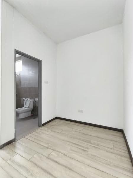 Cluster House for Sale in Austin Heights (Tebrau) - JAN AU - Bathroom - PropertyGuru.com.my