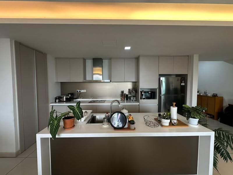 Kediaman Servis untuk Dijual di Suasana Bukit Ceylon / Raja Chulan Residences - Yk Yong - Kitchen - PropertyGuru.com.my