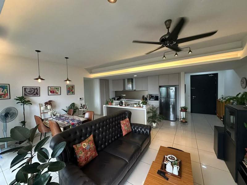 Kediaman Servis untuk Dijual di Suasana Bukit Ceylon / Raja Chulan Residences - Yk Yong - Living Room - PropertyGuru.com.my
